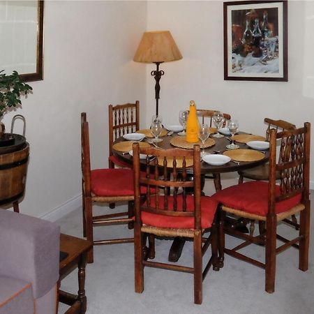 סטרטפורד-אפון-אבון 47 Wetherby Way, 3 Bedrooms, Sleeps 6, Easy Walk To Town, Parking, Self Catering, Great View מראה חיצוני תמונה