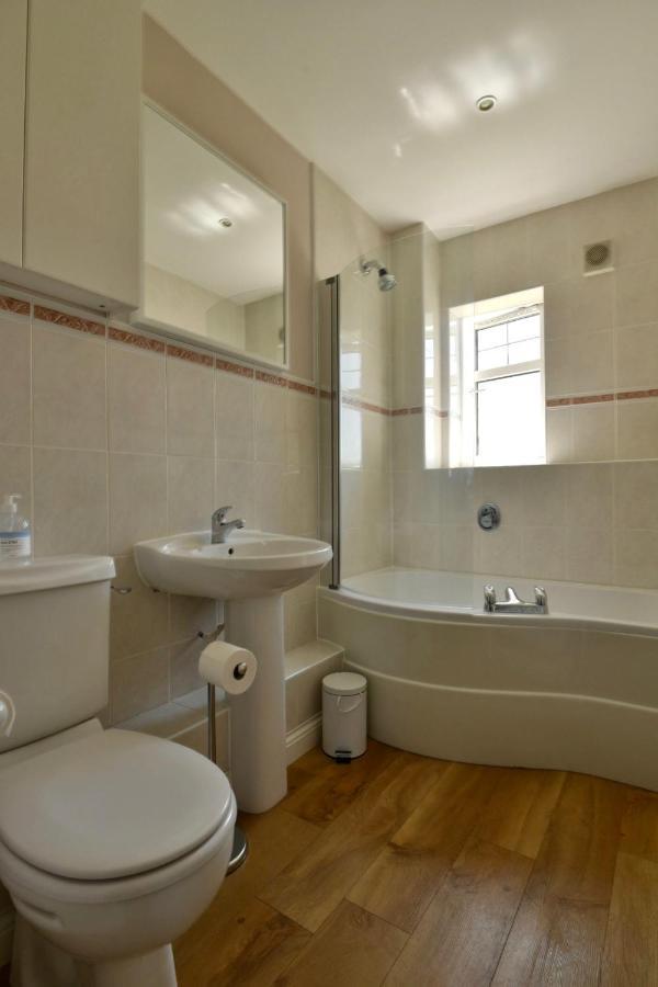 סטרטפורד-אפון-אבון 47 Wetherby Way, 3 Bedrooms, Sleeps 6, Easy Walk To Town, Parking, Self Catering, Great View מראה חיצוני תמונה