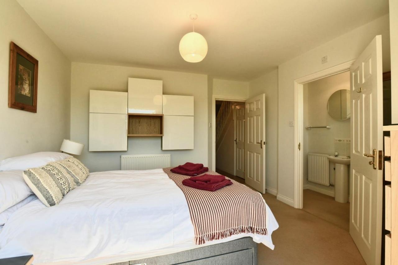 סטרטפורד-אפון-אבון 47 Wetherby Way, 3 Bedrooms, Sleeps 6, Easy Walk To Town, Parking, Self Catering, Great View מראה חיצוני תמונה